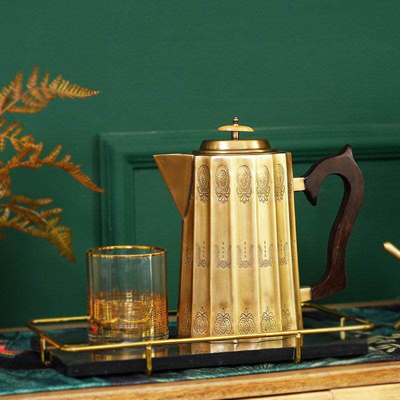 费灵家居进口黄铜手工雕花实木把手水扎轻奢冷水壶铜制壶装饰摆件