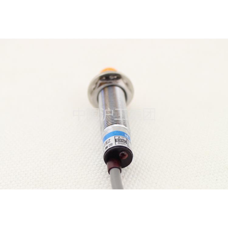 沪工接近开关 LM12-3004NA NB PA PB LA LB NC PC 2004KA KB KC