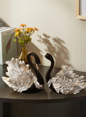 网红同款轻奢情h侣天鹅摆件客厅玄关酒柜装饰品新家乔迁结婚送礼