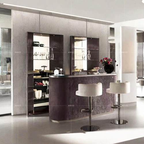 意式酒柜客厅靠墙豪华别墅家用设计师款现代高端皮革酒架展示柜