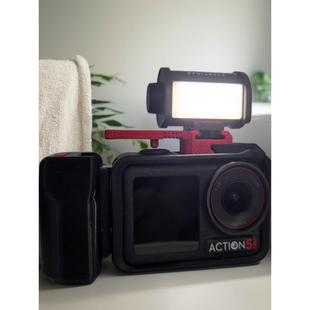 大疆Action3/4/5Pro适用于原装兔笼快速释放街拍辅助手柄快门两件套