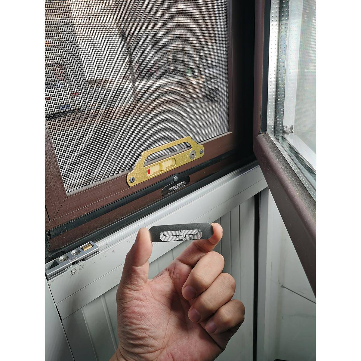 门窗水孔防蚊不锈钢不干胶贴纸立达纱线世界不干胶纱窗排水孔排水