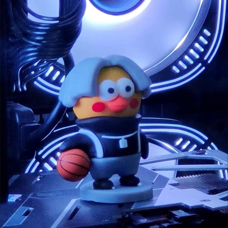 海景房主机壳模型坤坤模型摆件电脑主机摆件显卡模型IKUN恶搞鸡坤