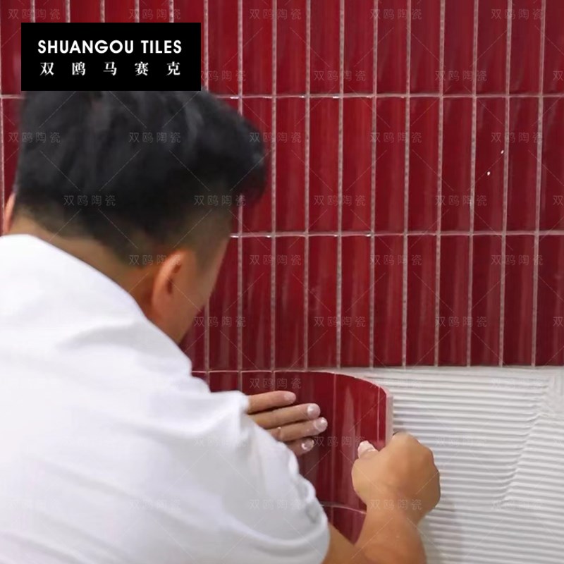 双鸥酒红色月牙砖弧形竹节长条陶瓷马赛克瓷O砖卫生间厨房背景墙
