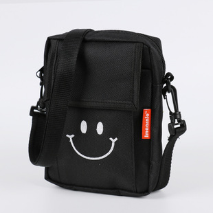 精致潮牌黑色刺绣斜挎单肩包背包 相机包 学生包 外出游玩小包