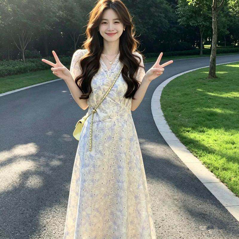 大码高级刺绣领小清新连衣裙夏季新款森女气质温柔风遮肚子长裙