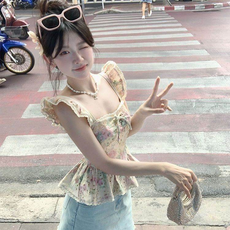 2026年新款精致少女荷叶小飞袖荷叶边修身显瘦方口领甜美上衣