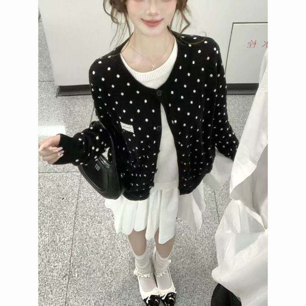 春秋黑色波点圆领设计假两件针织开衫女秋2026新款小个子毛衣外套