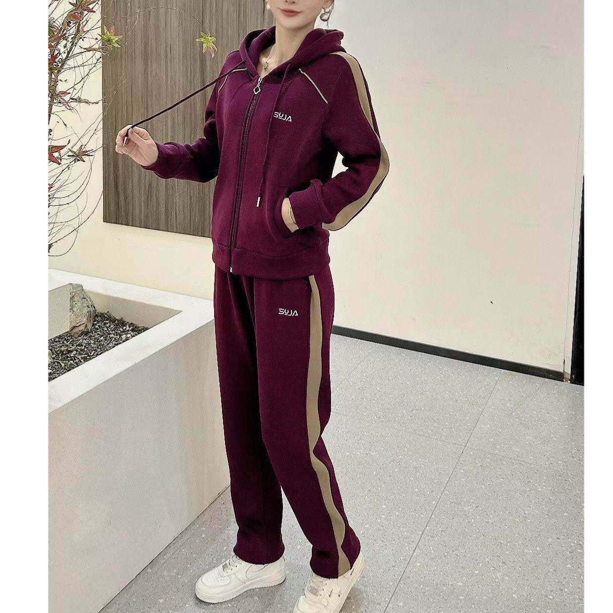 中老年妈妈卫衣加绒运动套装女2026春季洋气中年人外套加厚两件套