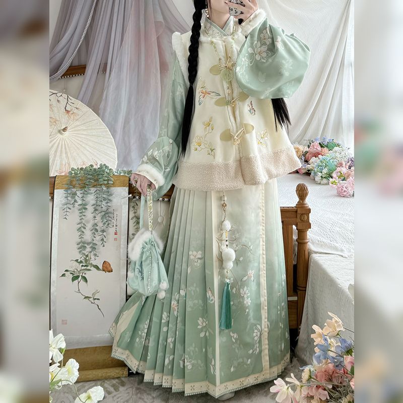 水墨江山原创汉服女明制刺绣圆领比甲加绒琵琶袖拜年服冬