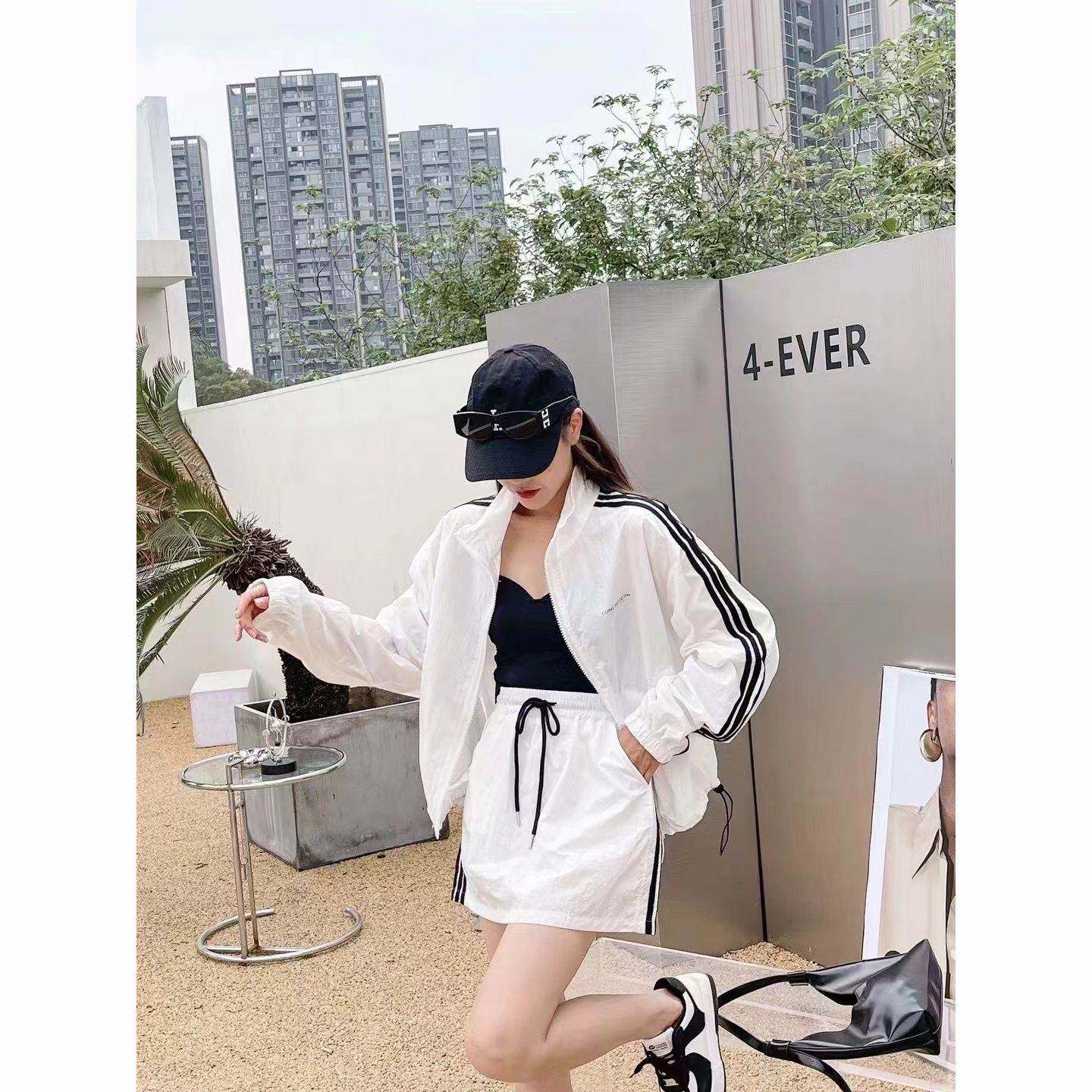 美式运动风冲锋衣防晒套装女夏季薄款防晒衫外套半身裙时尚两件套