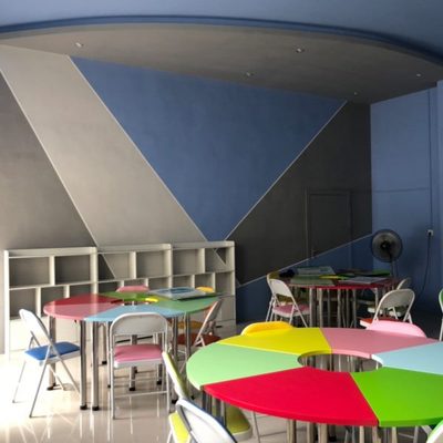 心理咨询室团体辅导桌彩色活动桌圆形扇形培训桌椅学校单位活动桌