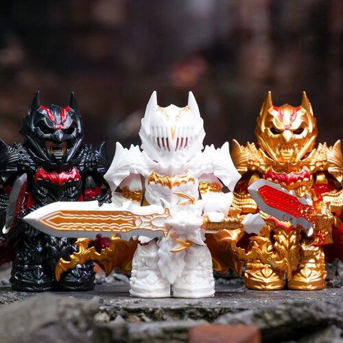 DC狂战士蝙蝠侠白金铠甲人仔