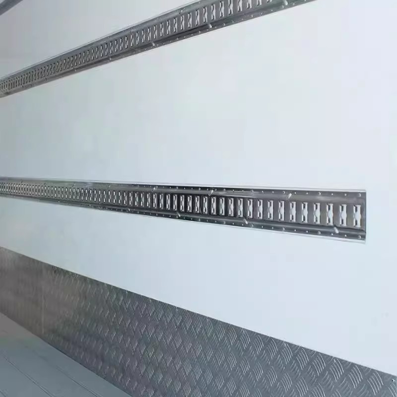 冷藏车货槽集装箱厢货箱车护板管货槽车厢壁保护铁板卡槽拉带条