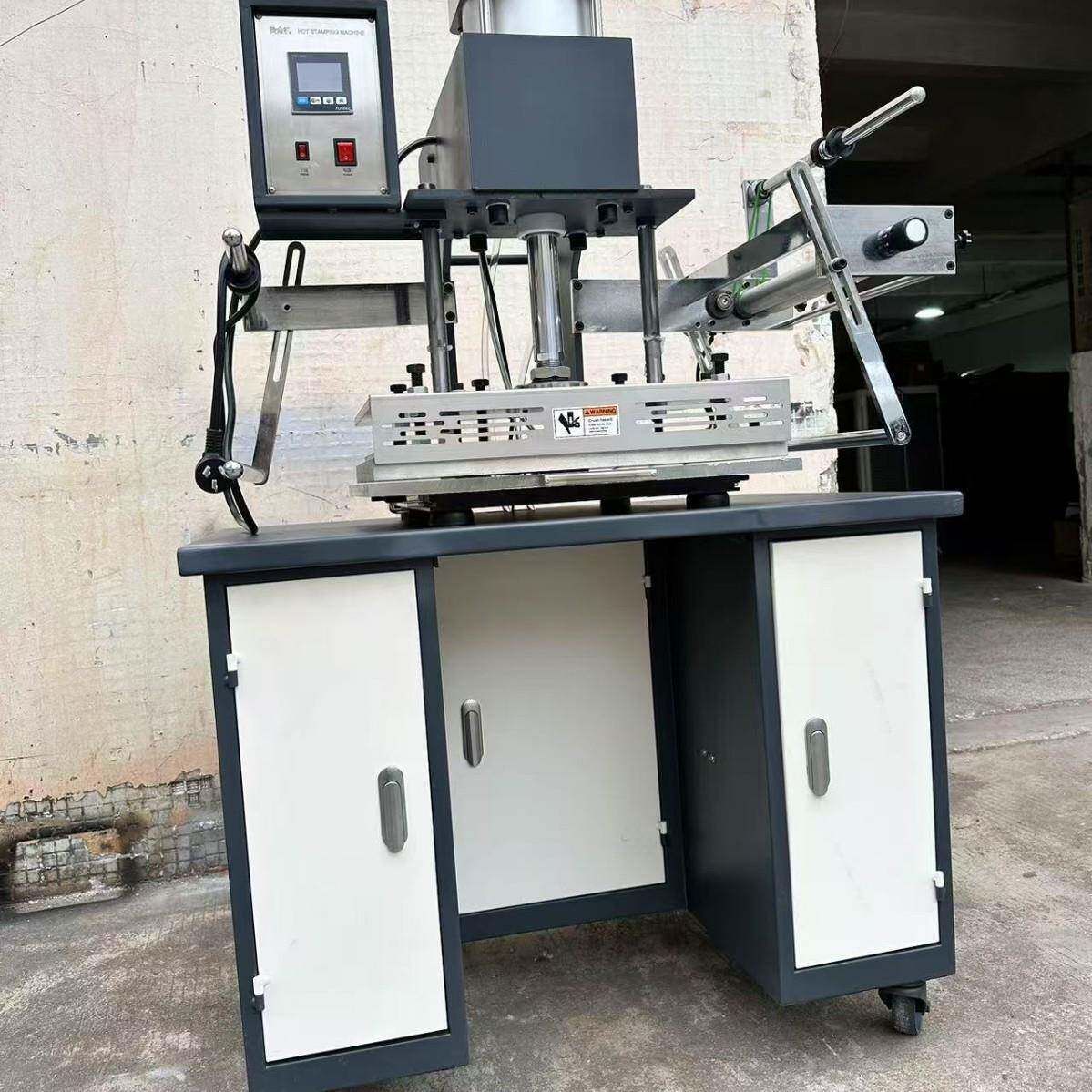 皮料烫金机商标烫金机气动烫印机茗牌烫金机纸品酒盒烫金机