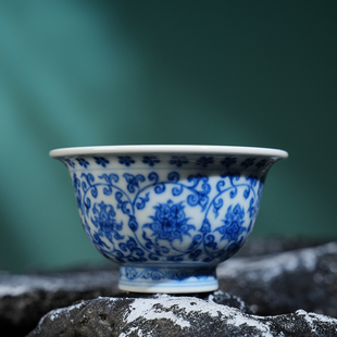 望月怀古缠枝莲花心小压手杯70ml 景德镇全手工手绘高档送礼茶器