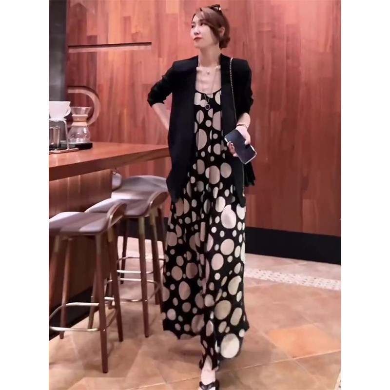 高级感气质西装防晒衫上衣套装女秋季2024新款显瘦波点吊带连衣裙,女装/女士精品,时尚套装,淘宝优惠券,粉丝福利购,淘宝优惠卷