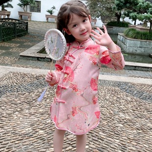 中国风女童粉色仙鹤旗袍中小宝宝鹿皮绒长袖连衣裙子2023春秋新款