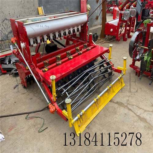 厂家供应新款小麦播种机四轮拖拉机带小麦播种器小麦旋播机