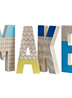 家居饰品客厅电视室内餐桌装饰品儿童房实木创意字母小摆设品