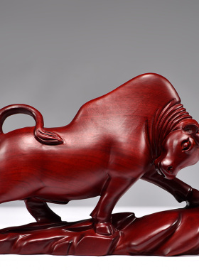 红木牛摆件红色木牛中式实木雕刻木质华尔街牛客厅装饰送礼工艺品