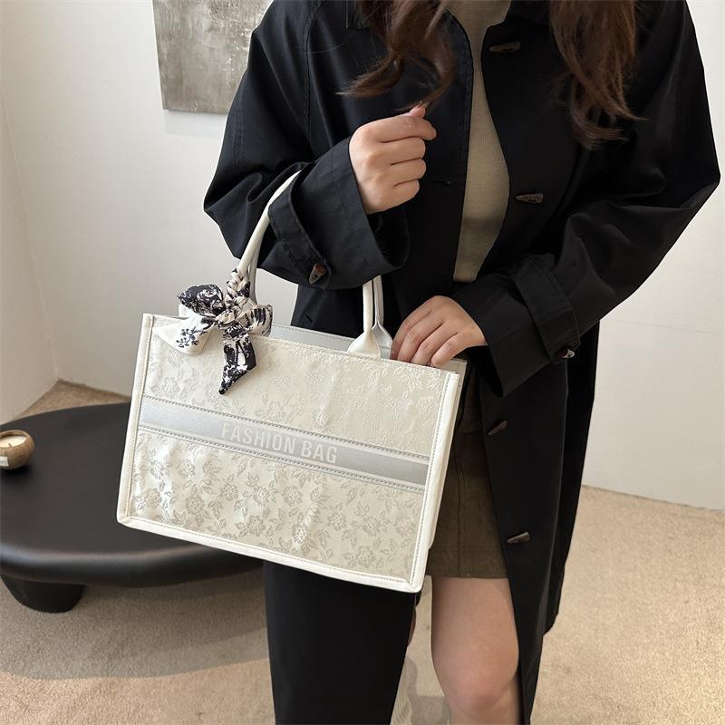 腋下包包女春季款大容质感刺绣手提包单肩包百搭实用印花托特包