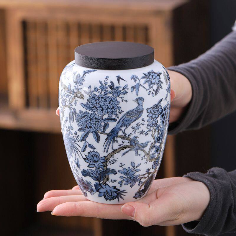 青花手绘茶叶罐陶瓷半斤装 250克防潮密封罐竹木盖大容量景德镇