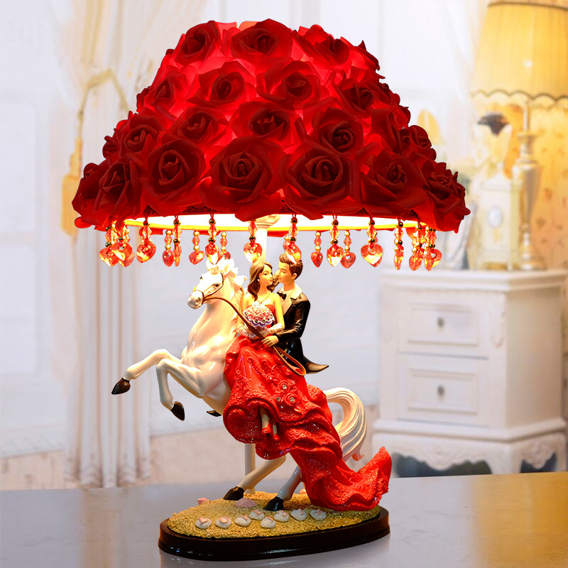 创意台灯朋友闺蜜结婚礼物高档人物摆件婚房床头灯欧式家居装饰品