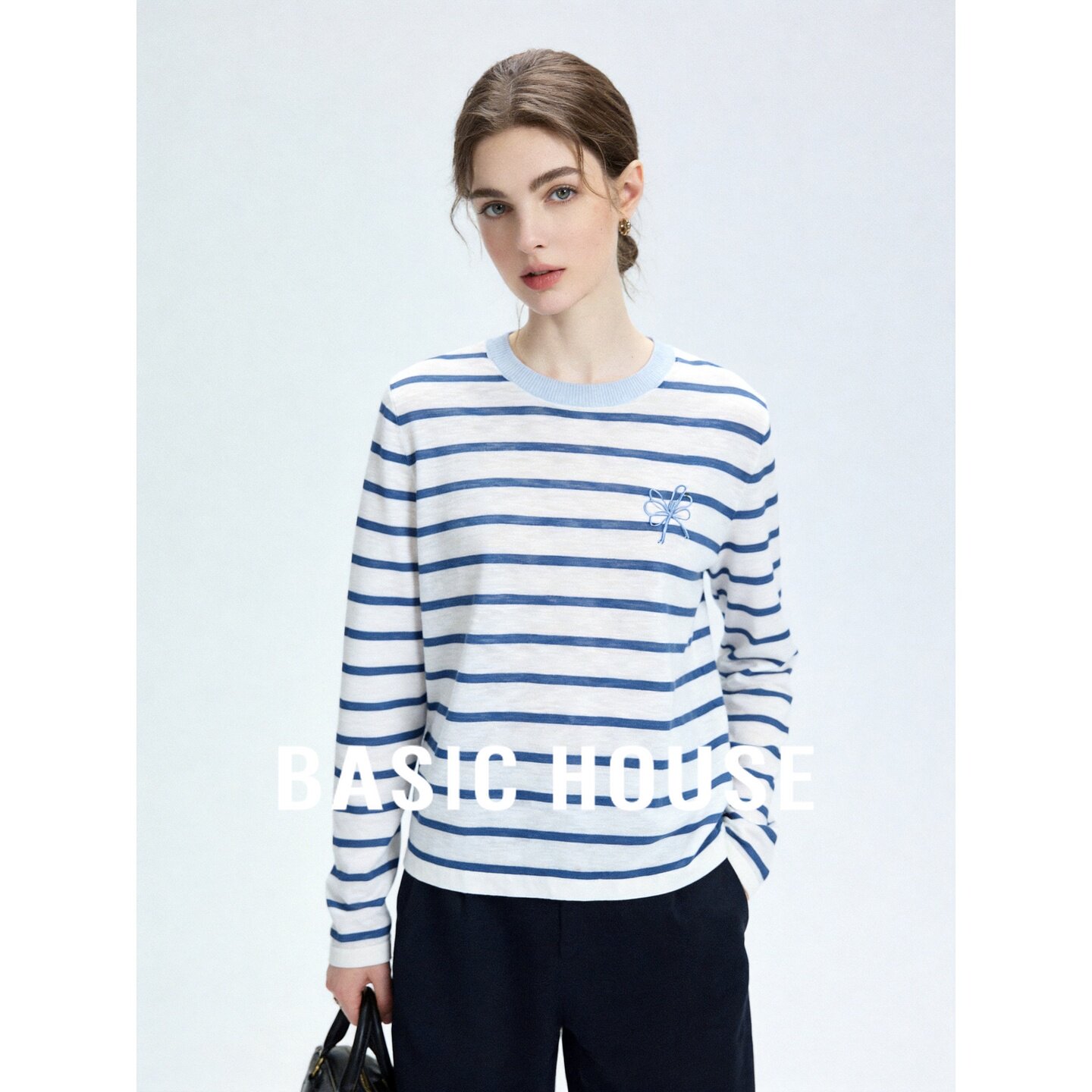 Basic House/百家好蓝白条纹圆领长袖针织衫女秋时尚简约百搭上衣