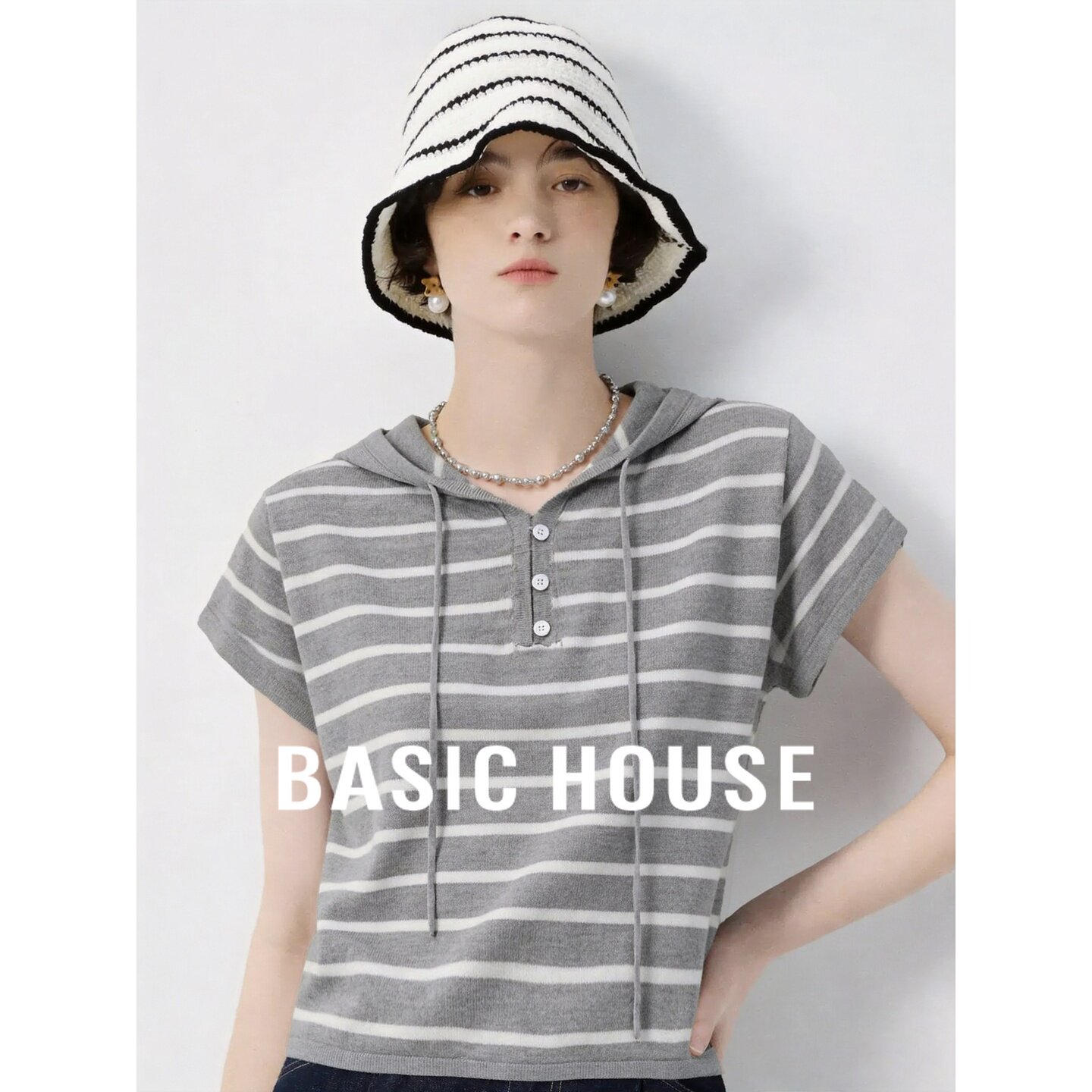 Basic House/百家好撞色灰白条纹连帽薄款针织衫夏季新款短袖上衣