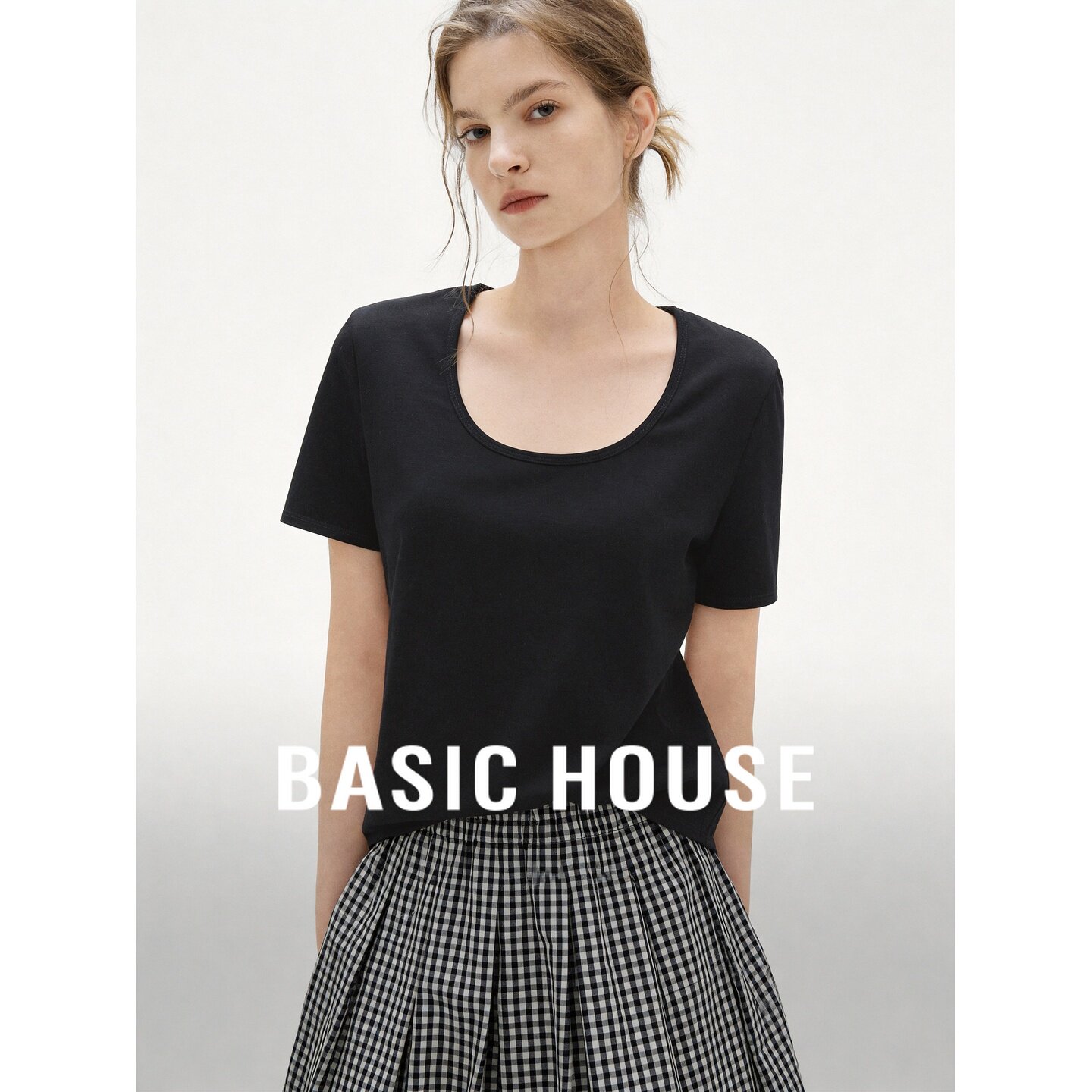 Basic House/百家好黑色桑蚕丝简约U领短袖T恤女基础百搭纯色上衣