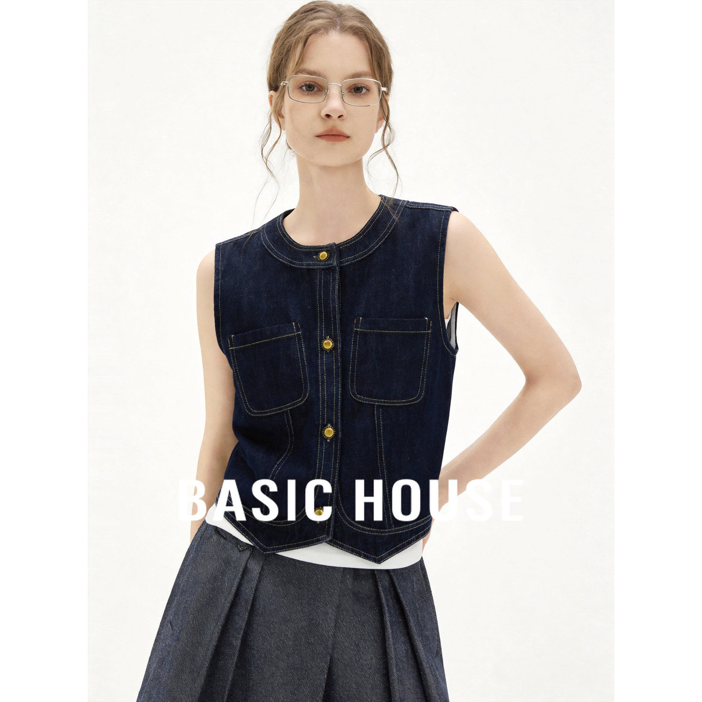 Basic House/百家好盐系工装风牛仔马甲女夏季无袖明线双口袋衬衫