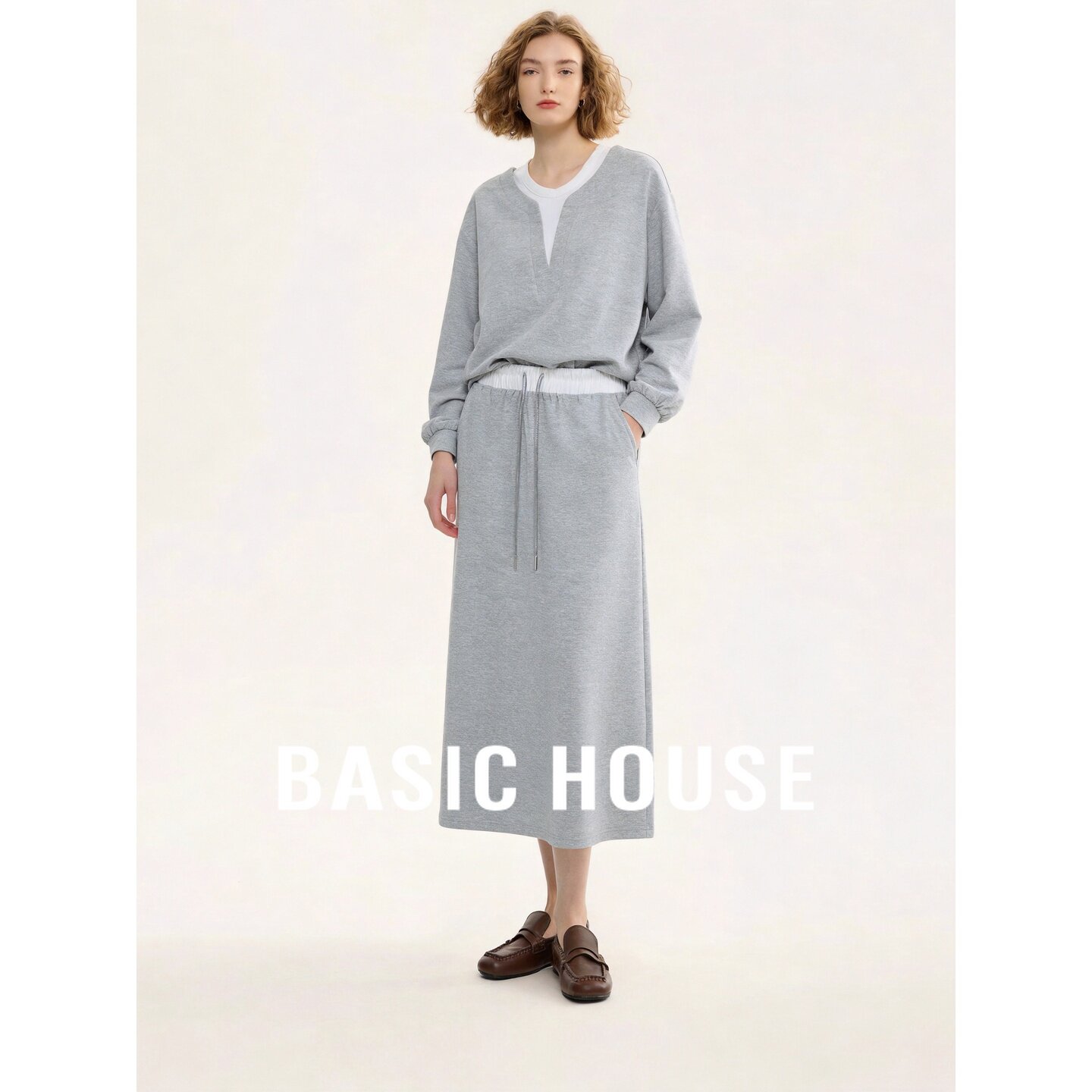 Basic House/百家好灰色V领撞色假两件卫衣抽绳宽松半身裙两件套