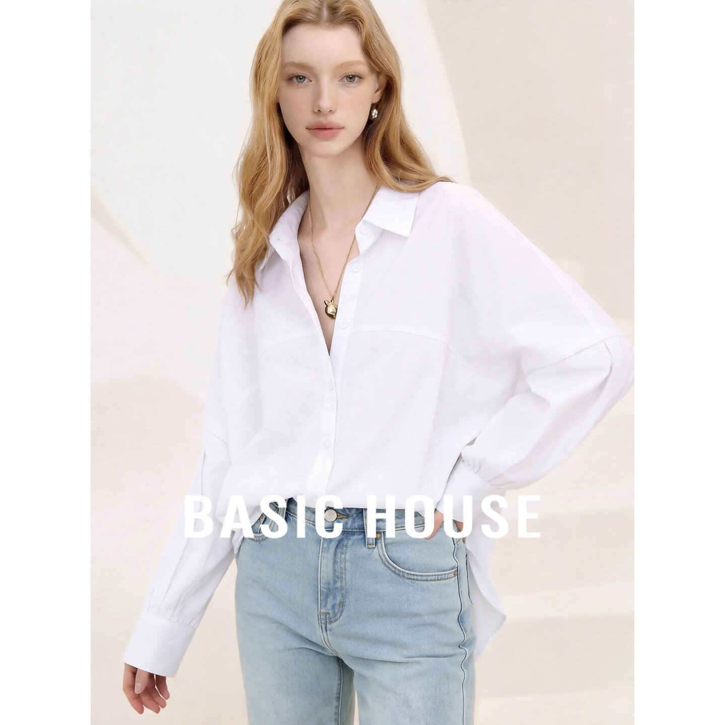 Basic House/百家好白色翻领长袖灯笼袖宽松纯棉衬衫女极简休闲风