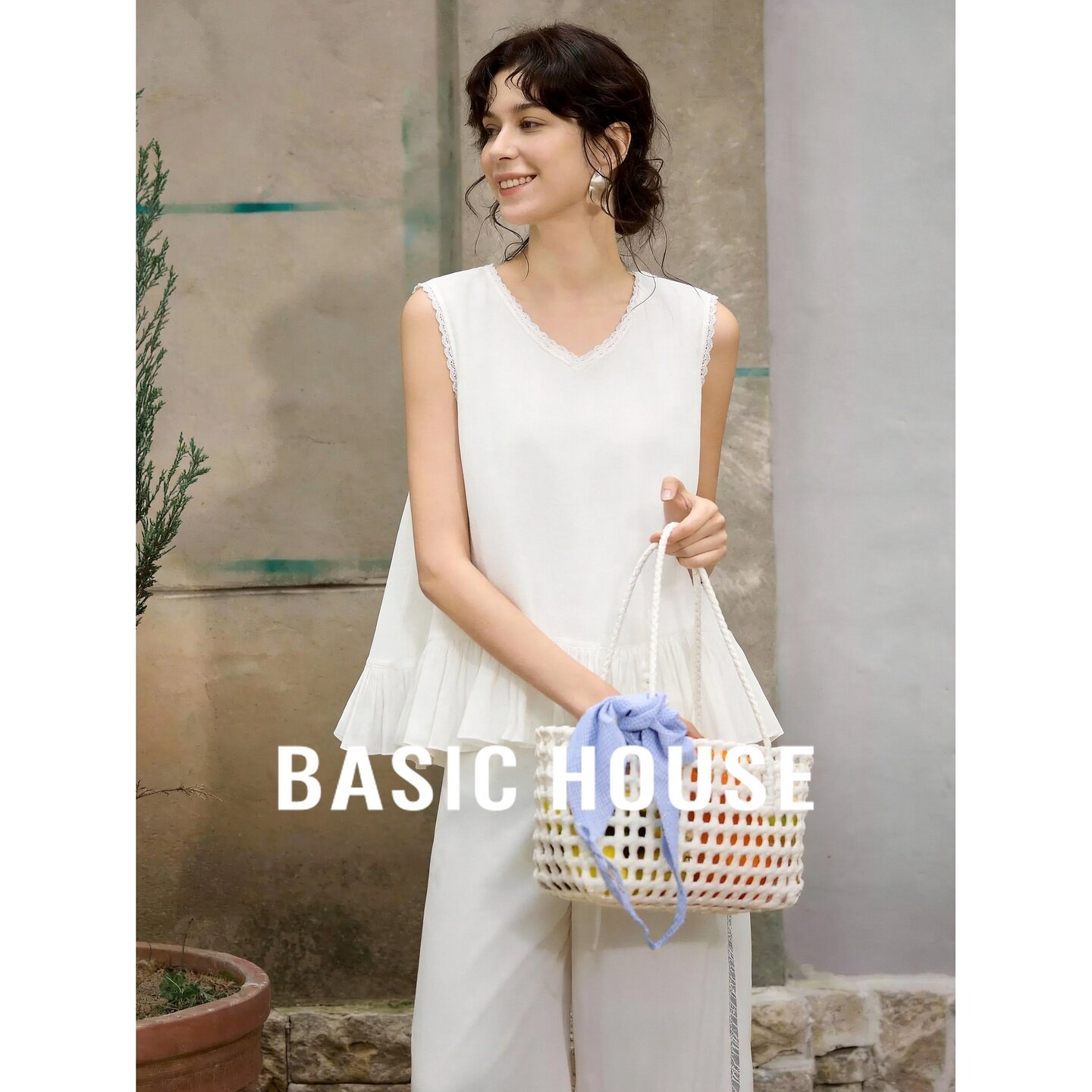 Basic House/百家好法式轻奢苎麻V领蕾丝边背心女夏高级感上衣