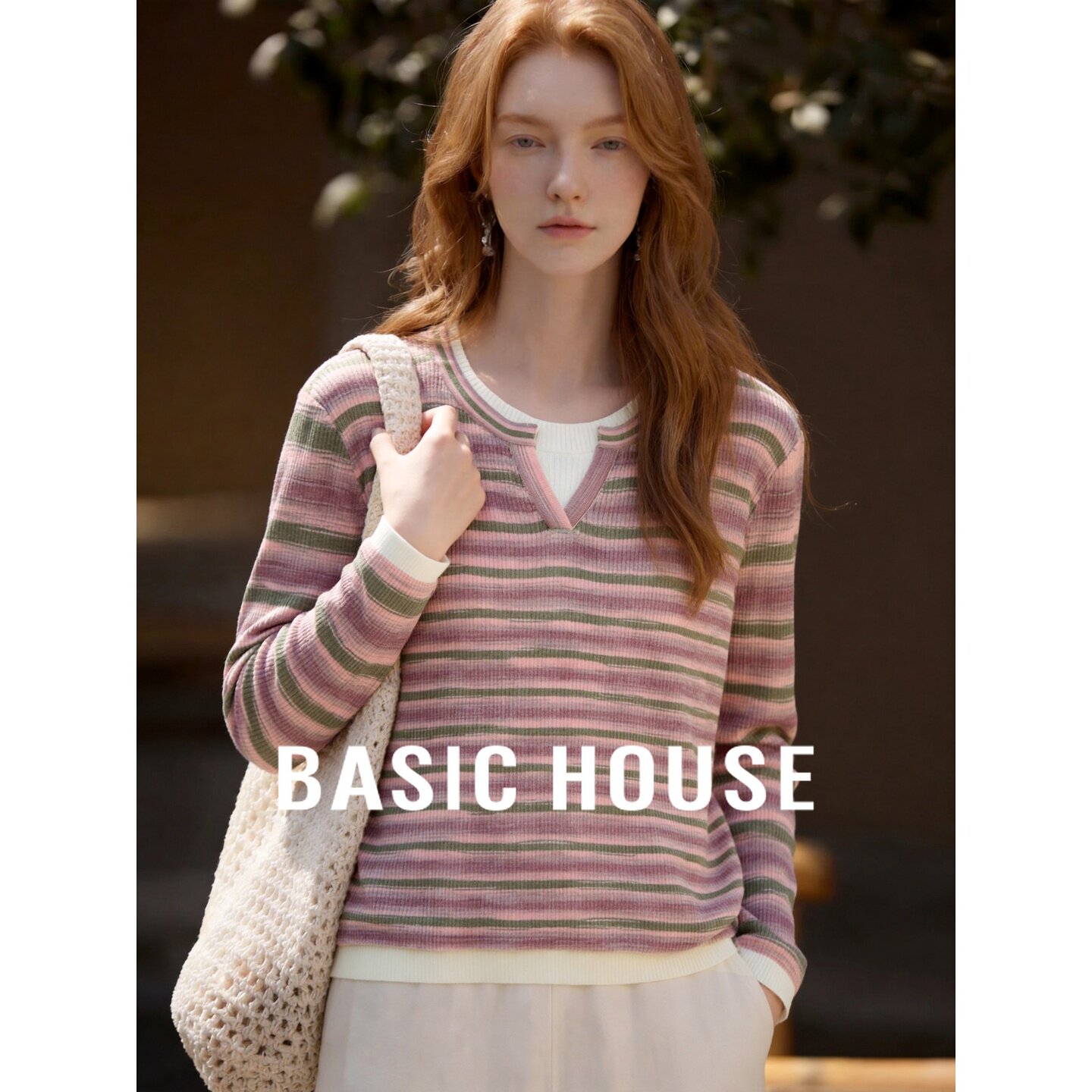 Basic House/百家好条纹V领长袖针织衫女秋新款休闲百搭粉色上衣