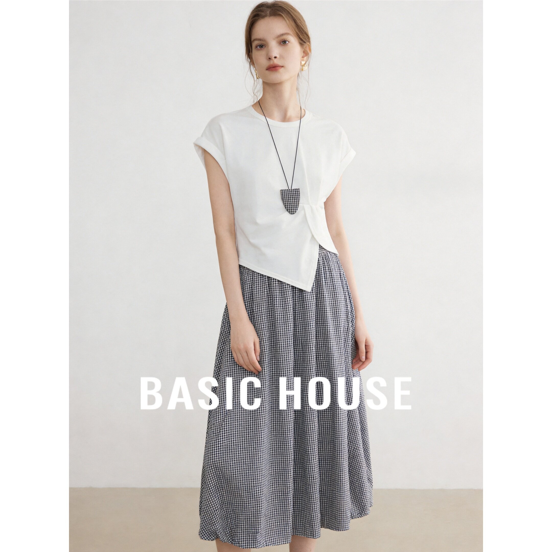 Basic House/百家好不规则短袖T恤格子半身裙套装女设计感两件套
