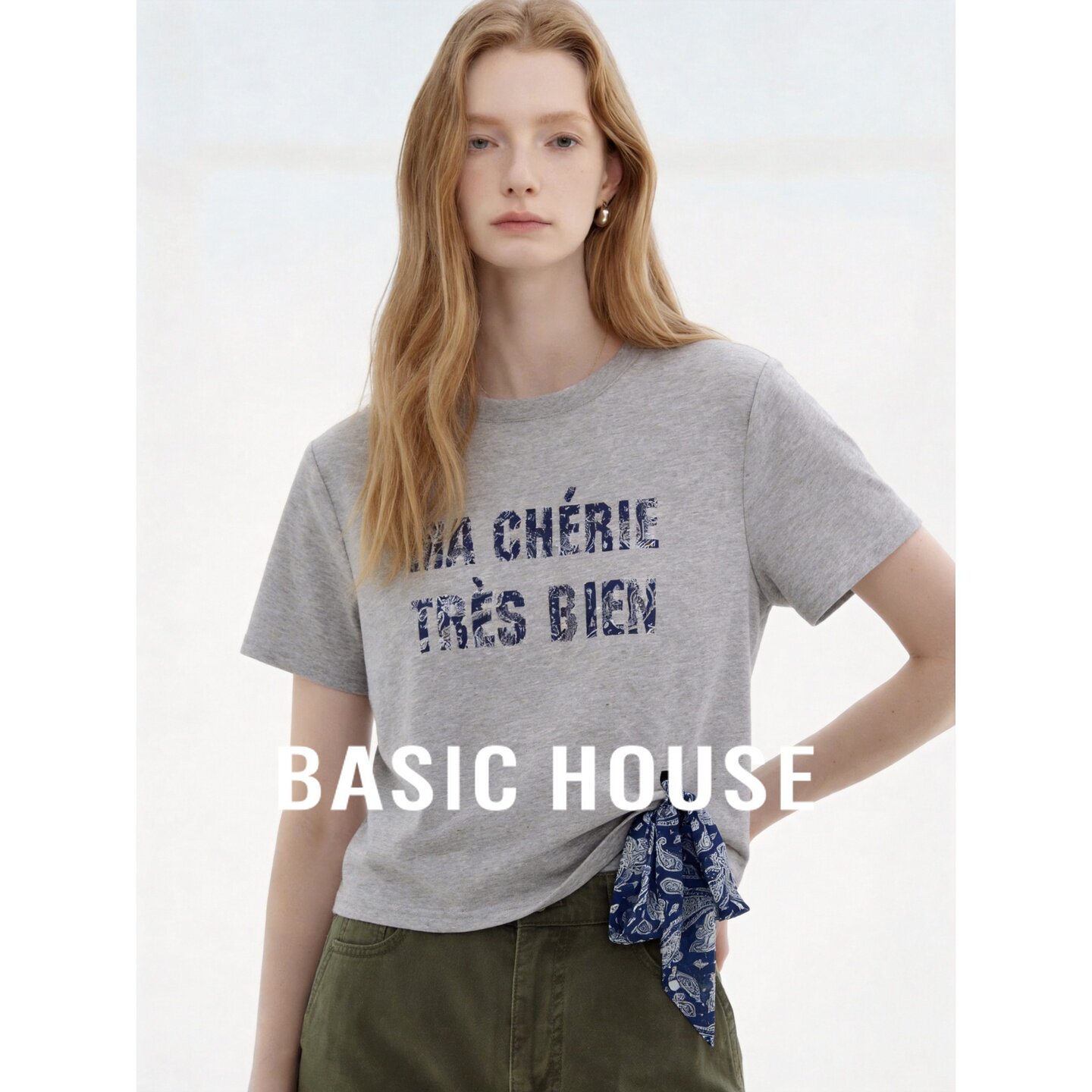 Basic House/百家好灰色字母印花短袖T恤女夏季圆领宽松绑带上衣