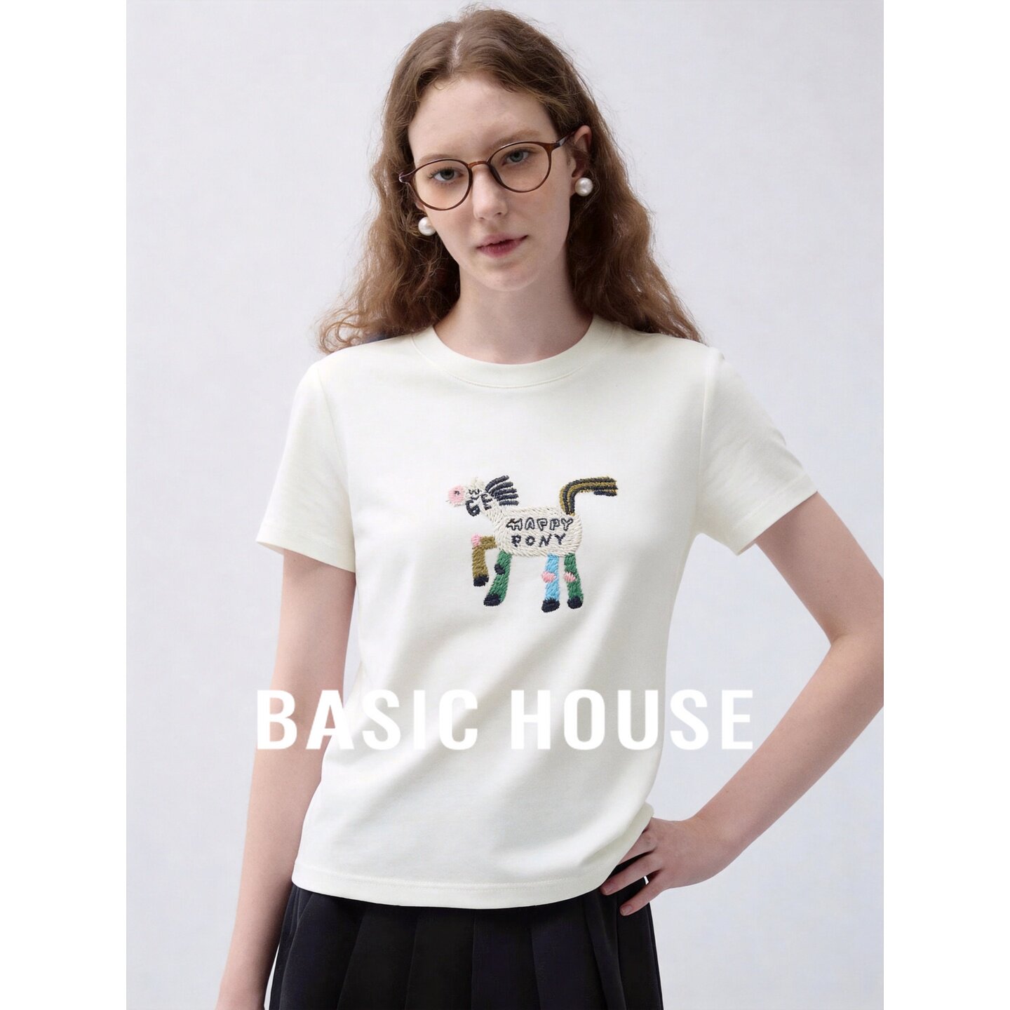 Basic House/百家好圆领短袖T恤刺绣修身女款韩版米白色夏季通勤