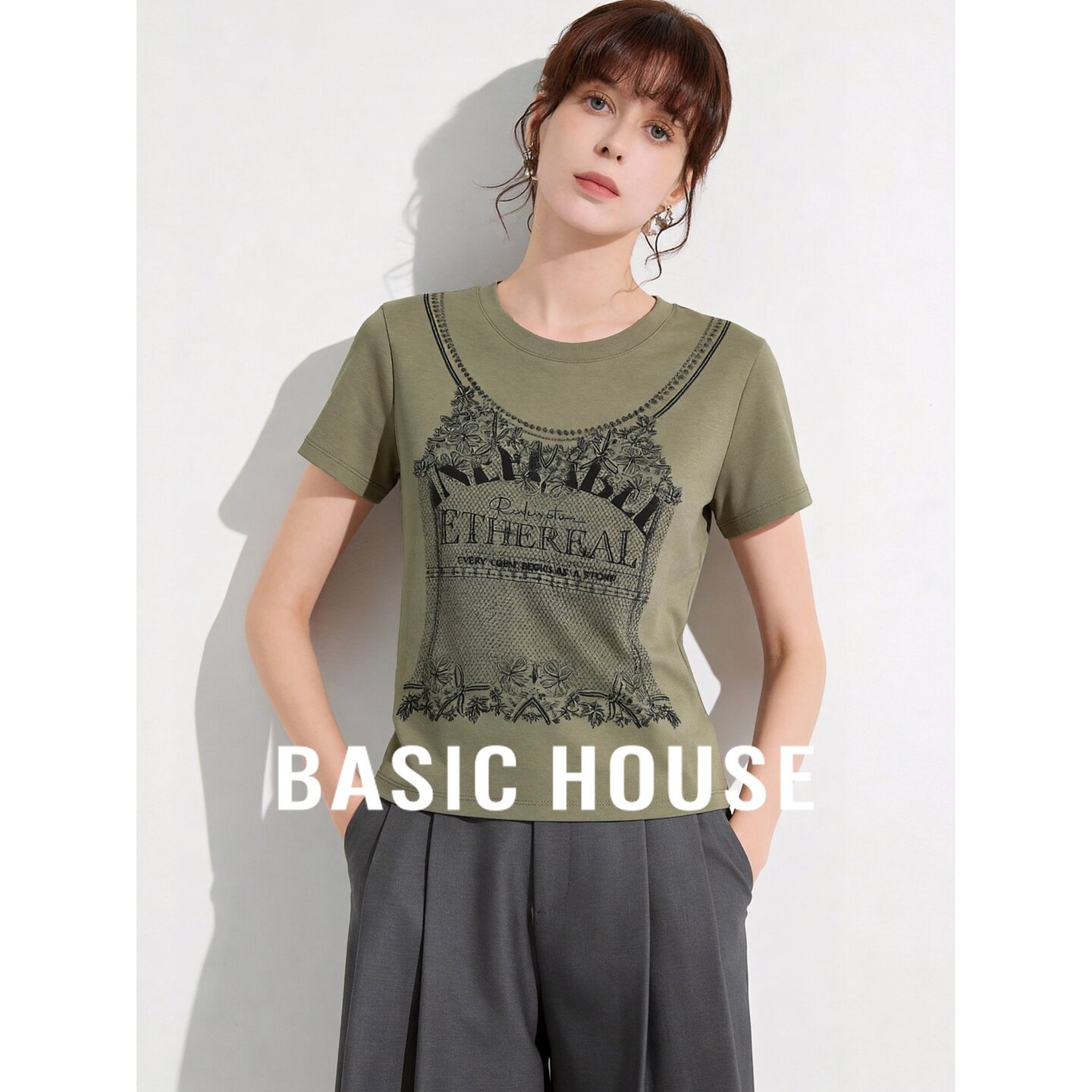 Basic House/百家好文艺复古绿色印花短袖T恤女圆领显瘦百搭上衣