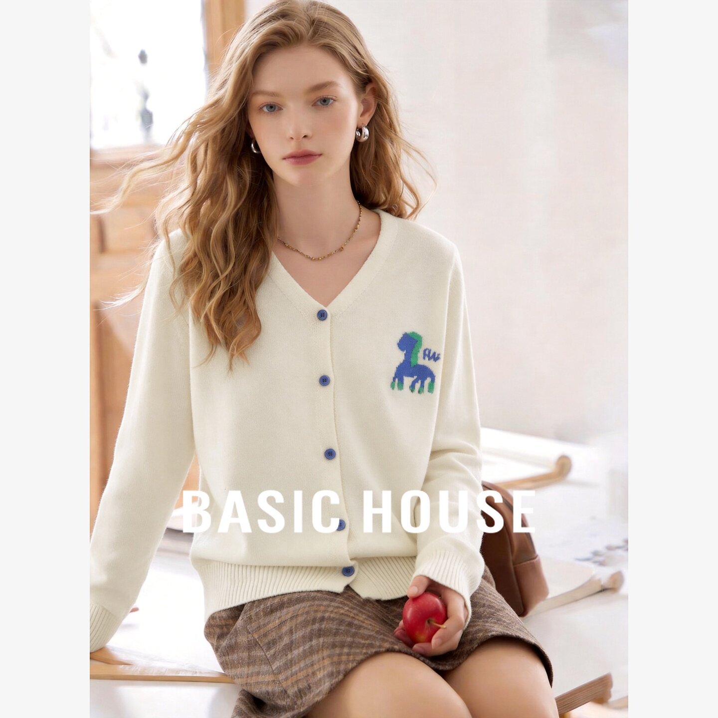 Basic House/百家好小马刺绣V领针织开衫女纽扣毛衣外套百搭上衣
