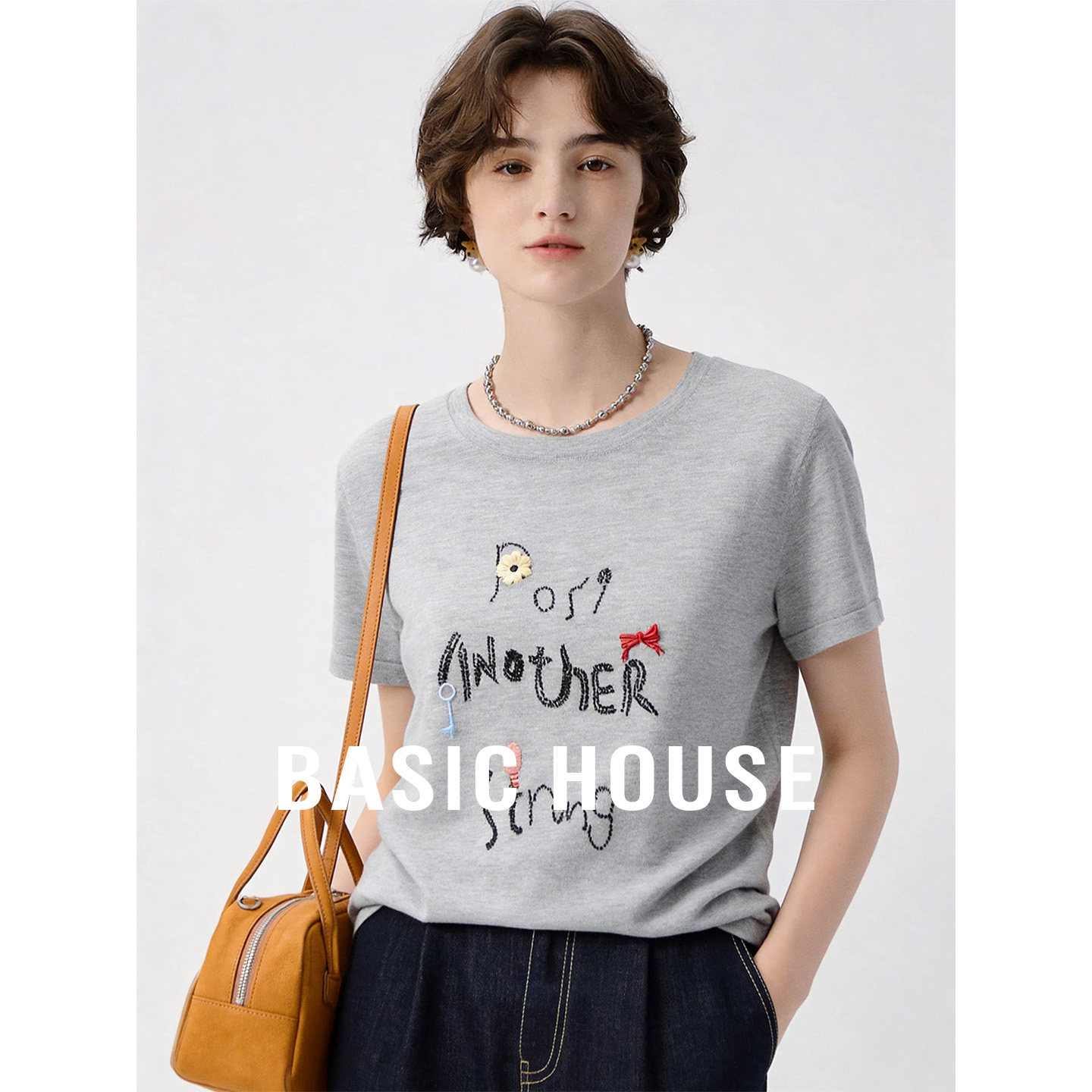 Basic House/百家好灰色刺绣短袖针织衫女夏宽松圆领减龄百搭上衣