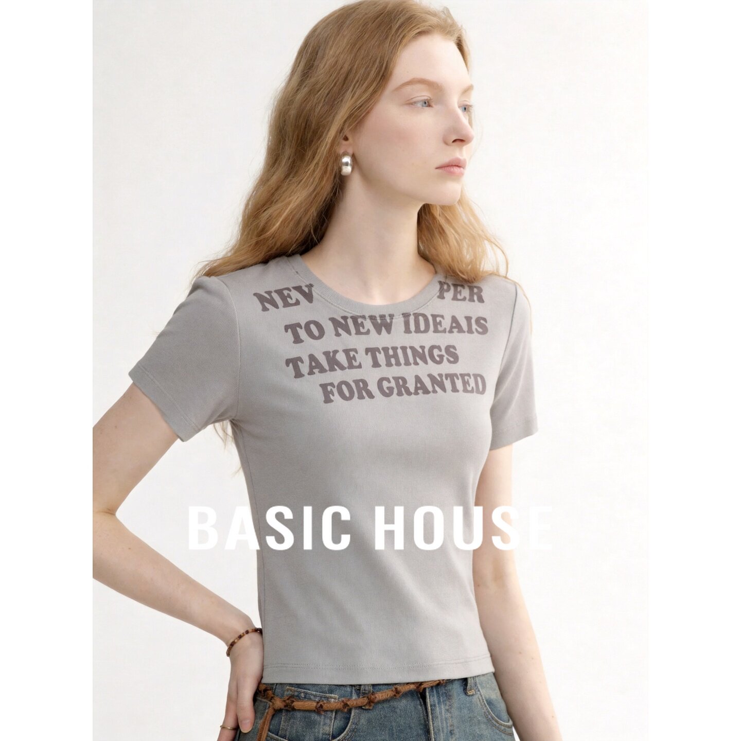 Basic House/百家好灰色时尚百搭字母印花短袖T恤女显瘦休闲上衣