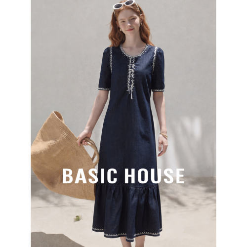 Basic House/百家好藏青色刺绣牛仔鱼尾裙显瘦气质中长款连衣裙女