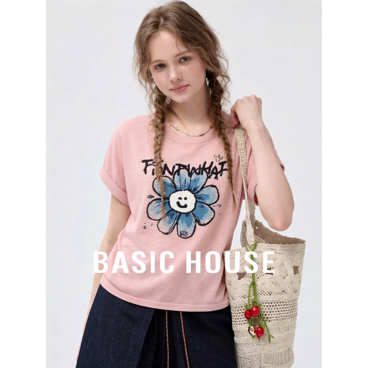 Basic House/百家好粉色可爱花朵印花圆领针织衫女短袖宽松上衣