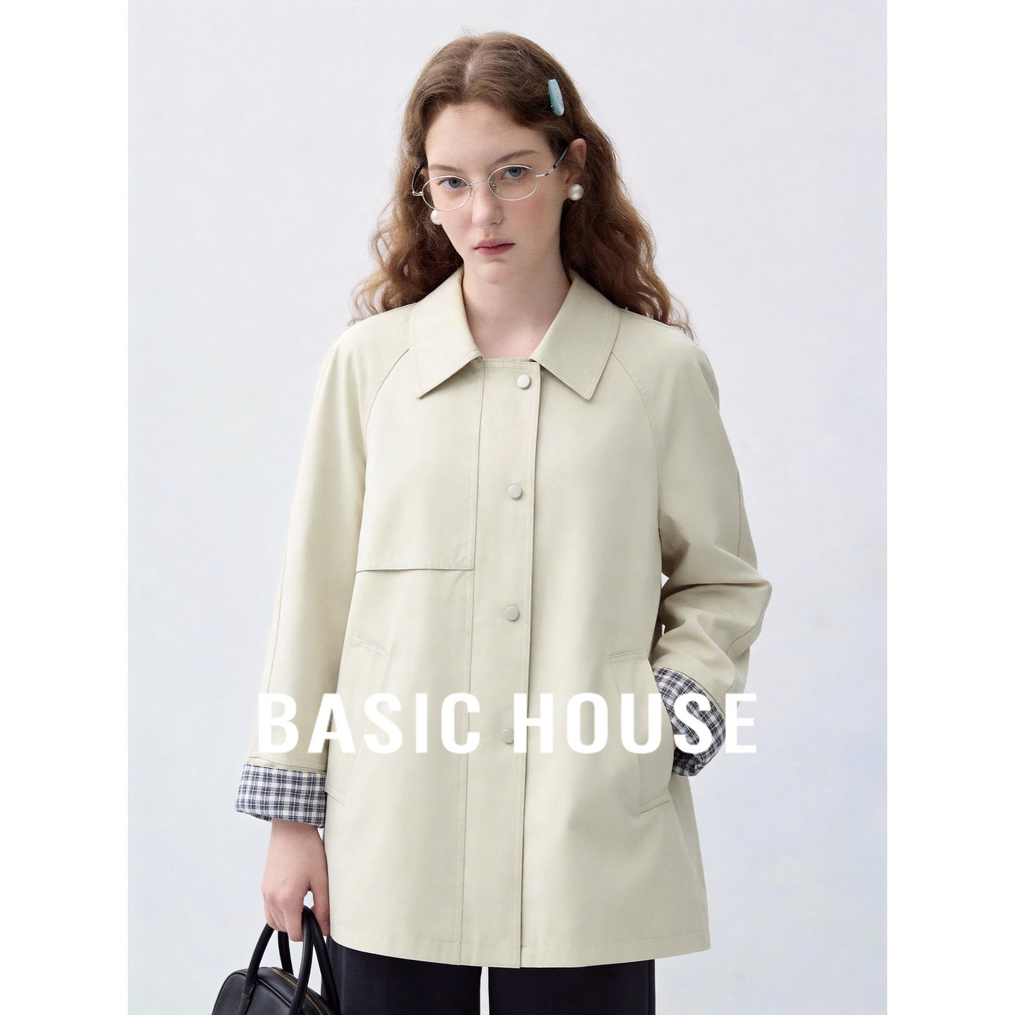 Basic House/百家好莱赛尔翻领短外套女格子拼接宽松廓形风衣秋季