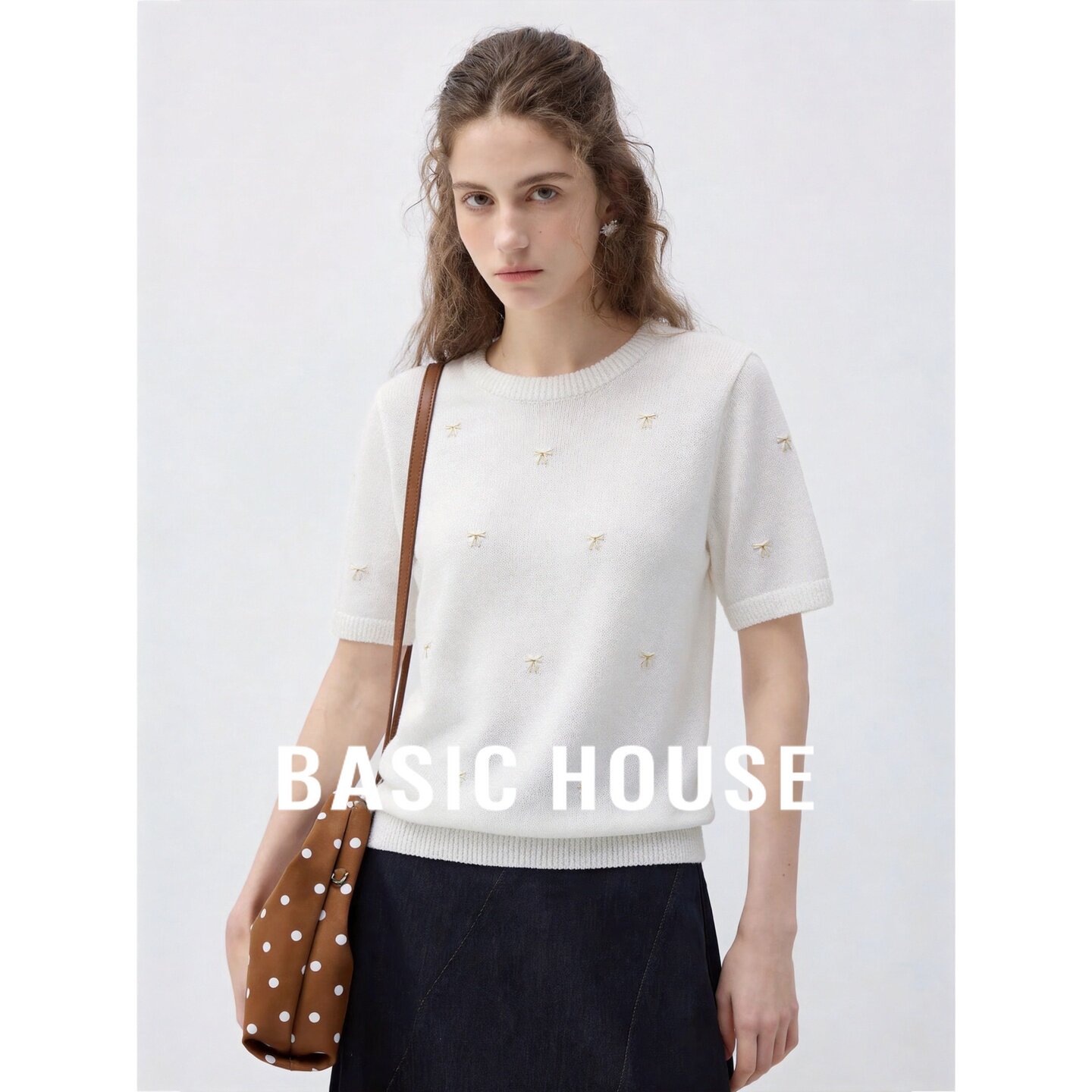 Basic House/百家好2026秋季白色圆领爱心印花宽松短袖新款针织衫