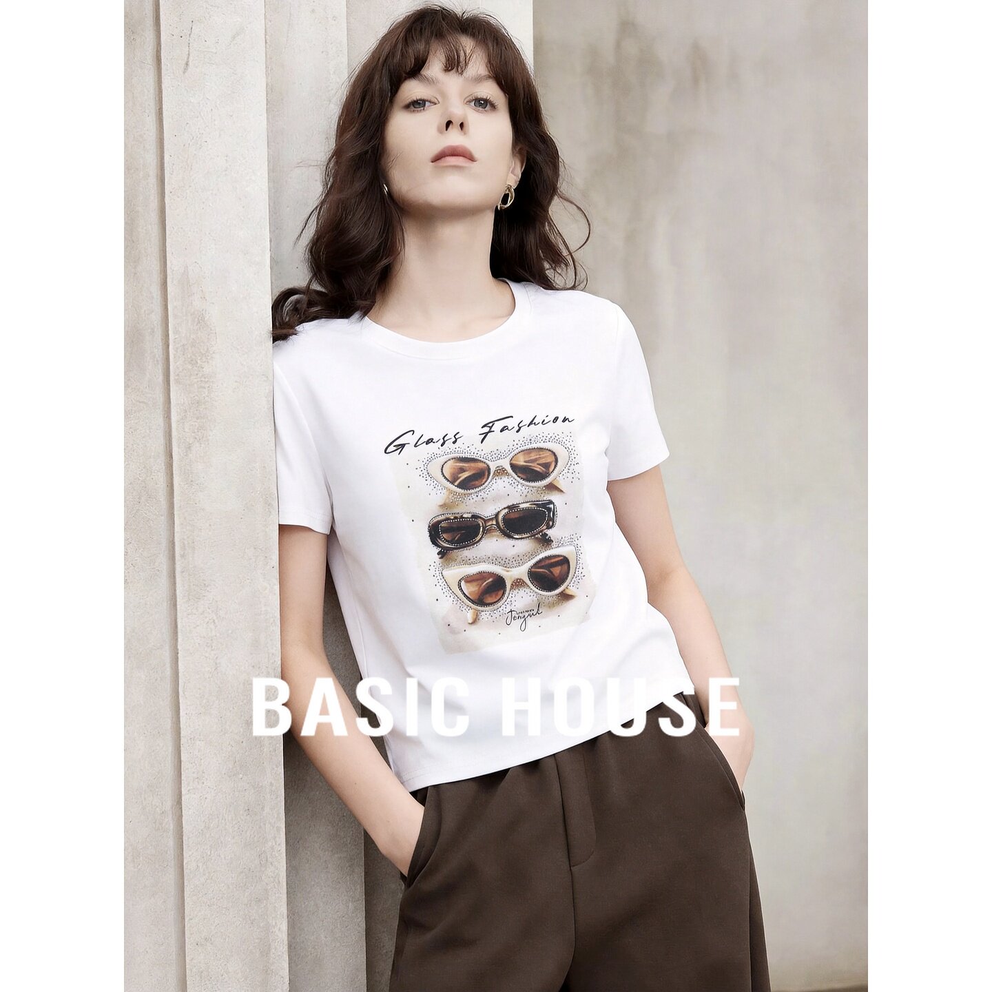 Basic House/百家好韩系休闲风墨镜印花短袖T恤女圆领显瘦百搭
