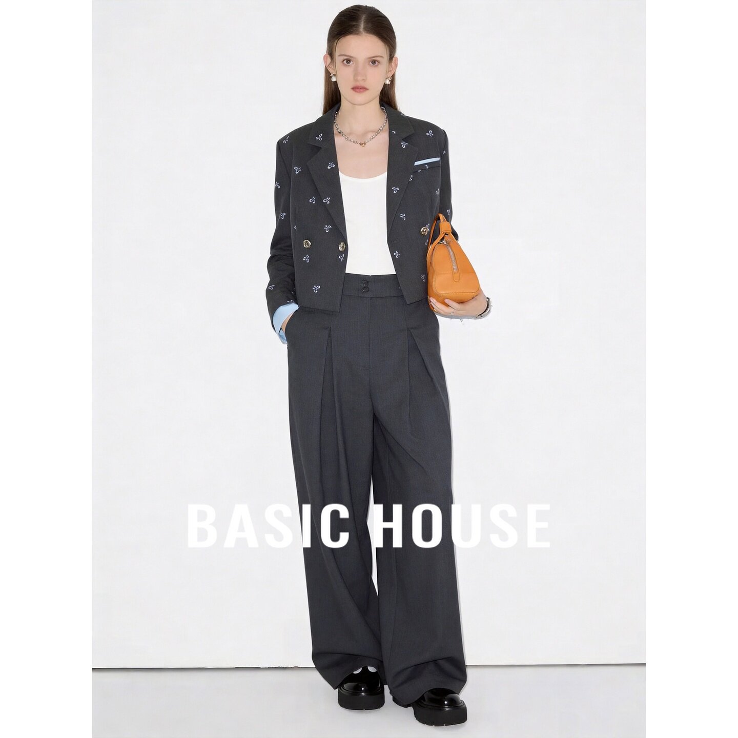 Basic House/百家好职场风刺绣西装套装女时尚气质阔腿裤两件套