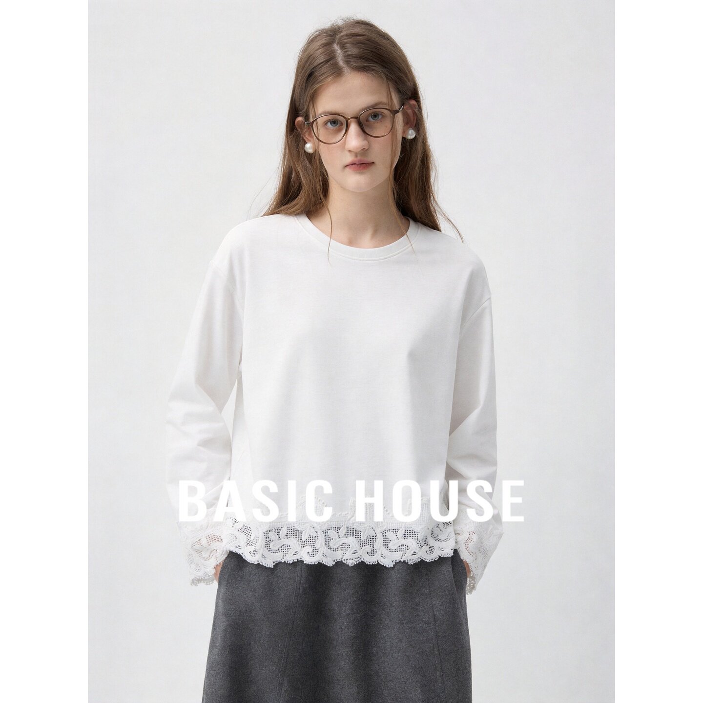 Basic House/百家好法式蕾丝拼接长袖T恤女白色圆领百搭减龄上衣